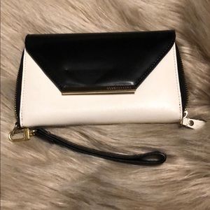 Two toned wristlet wallet